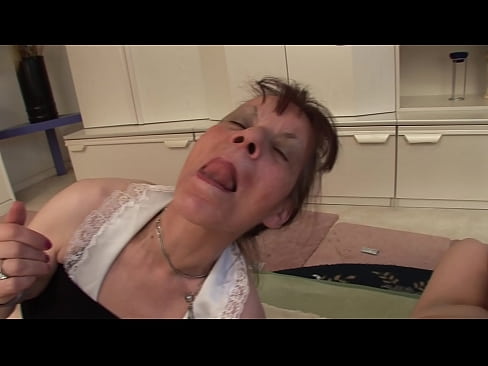 ❤️ Dúas avoas e un avó fan un trío ️❌ Vídeo anal en % gl.pornburst.ru %