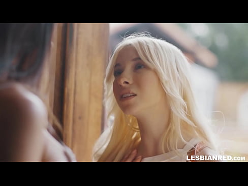 ❤️ A nena chega a casa uns meses despois e acaba comendo o coño da súa madrastra ️❌ Vídeo anal en % gl.pornburst.ru %